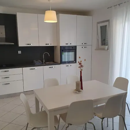 Apartmani Peran Grebastica Exterior photo