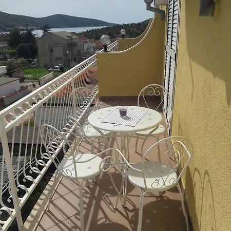 Apartmani Peran Grebastica Exterior photo