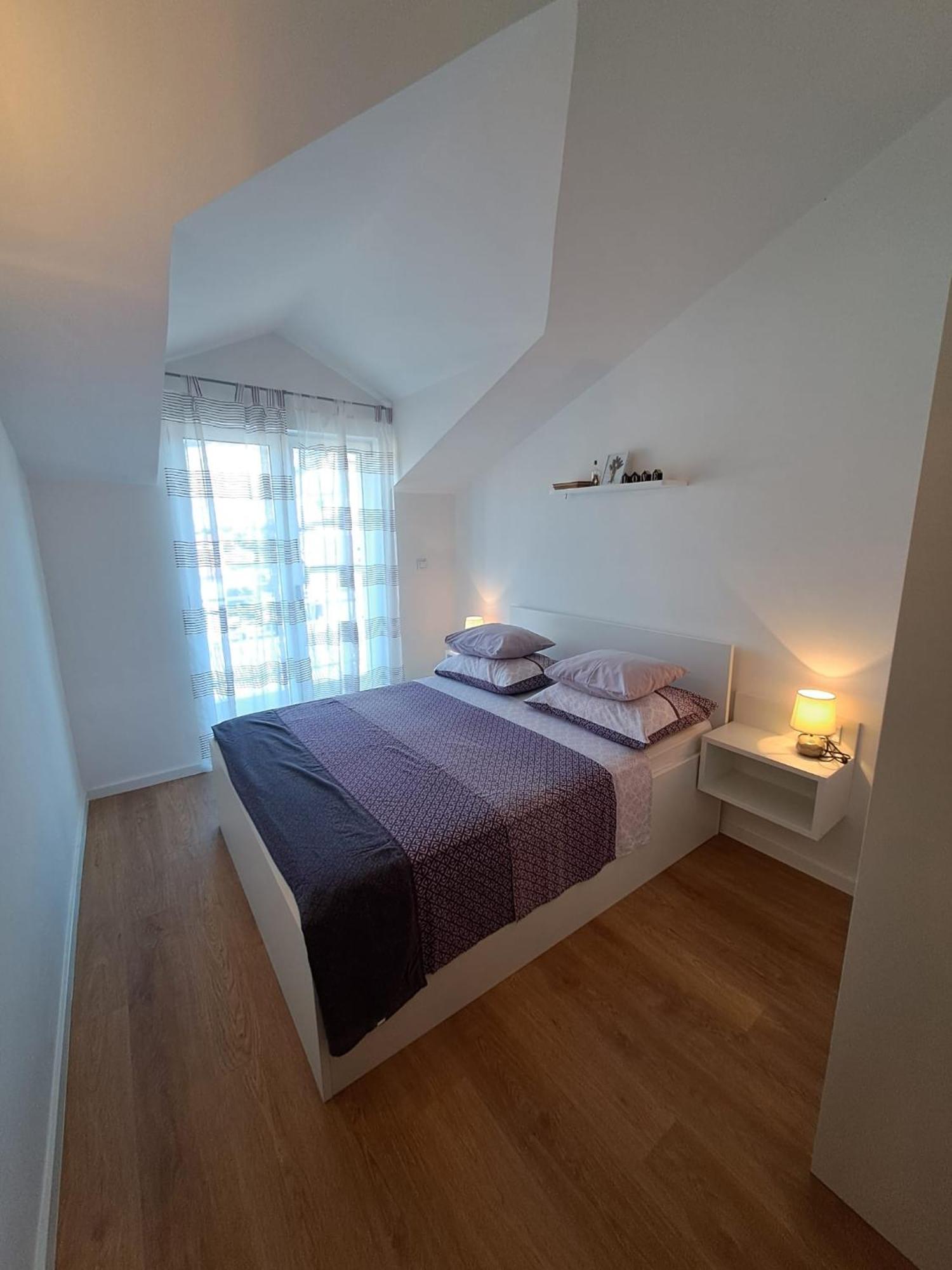Apartment Peran Grebastica